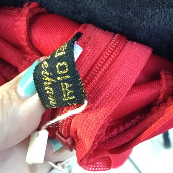 Korean Red exotic bandage style mini. Low back - Picture 7 of 7